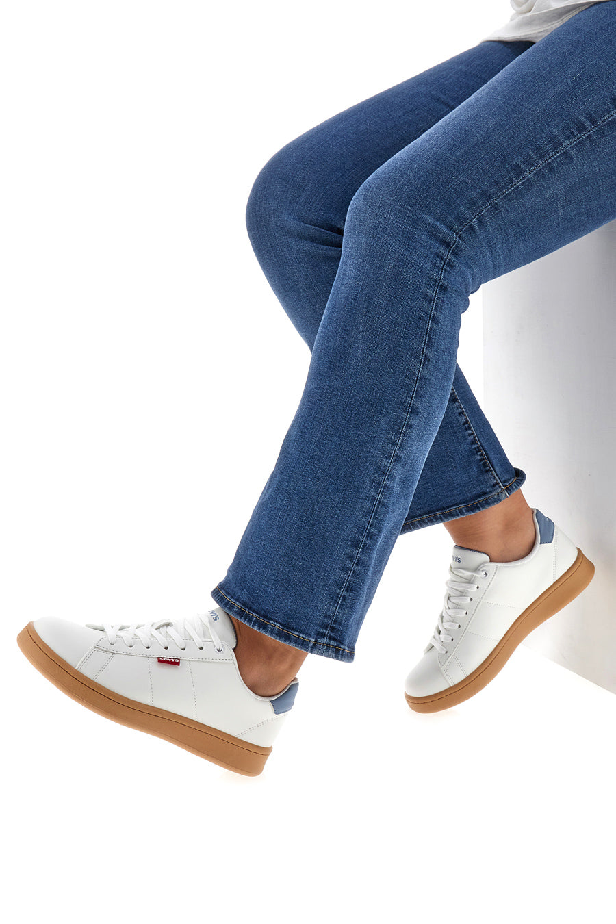 Sneakers Bianche con Suola a Contrasto Levi's VAVE0201S